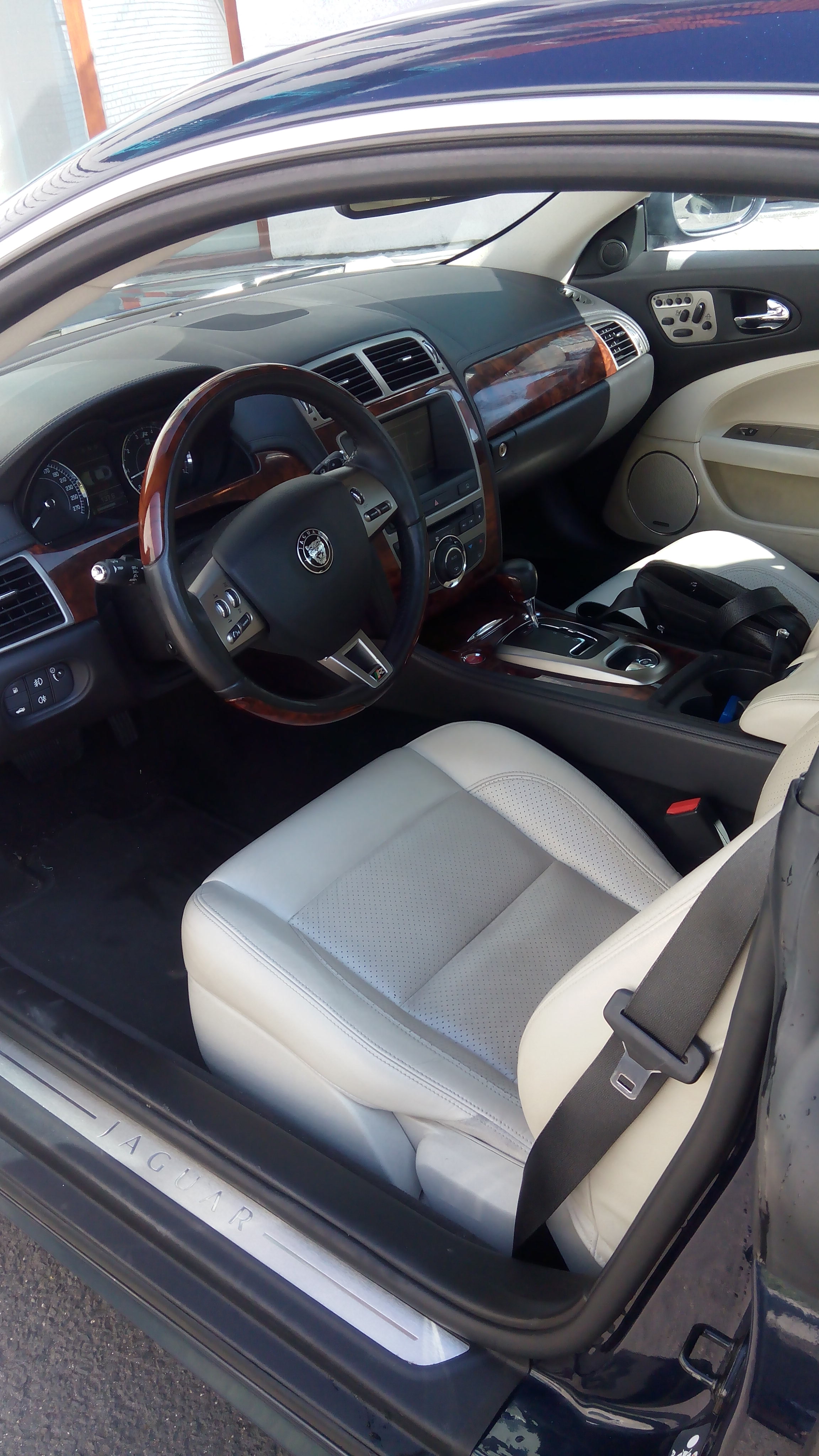 Jaguar XKR