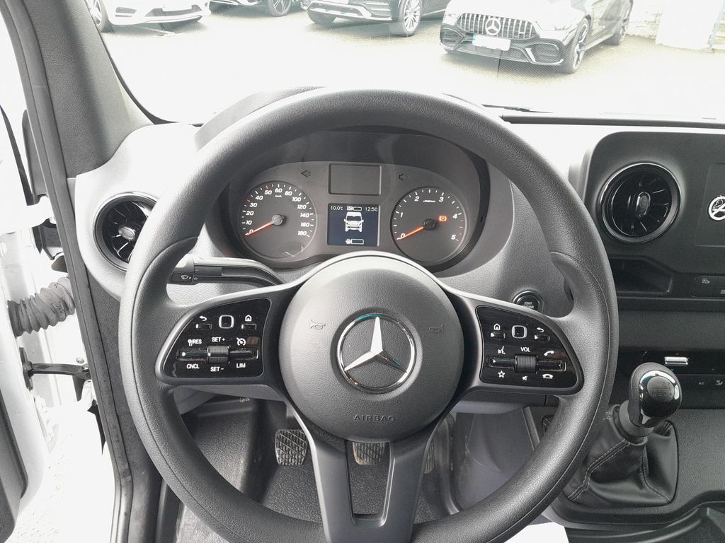 Mercedes-Benz Sprinter 10