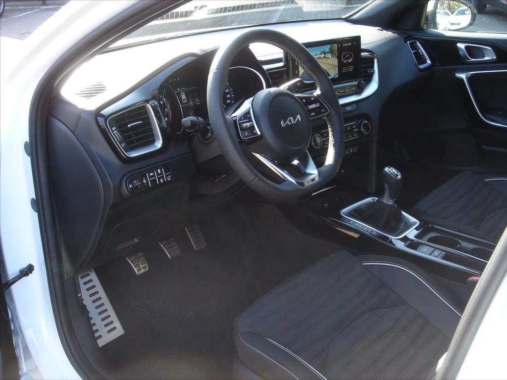 KIA ProCeed 14