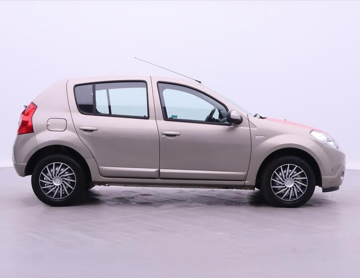 Dacia Sandero 8