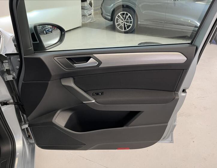 Volkswagen Touran 27