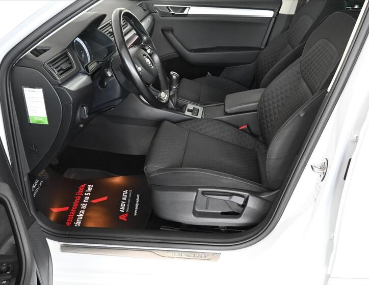 Škoda Superb 9
