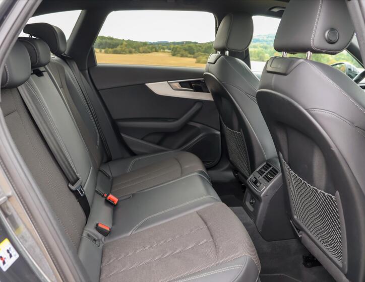 Audi A4 15