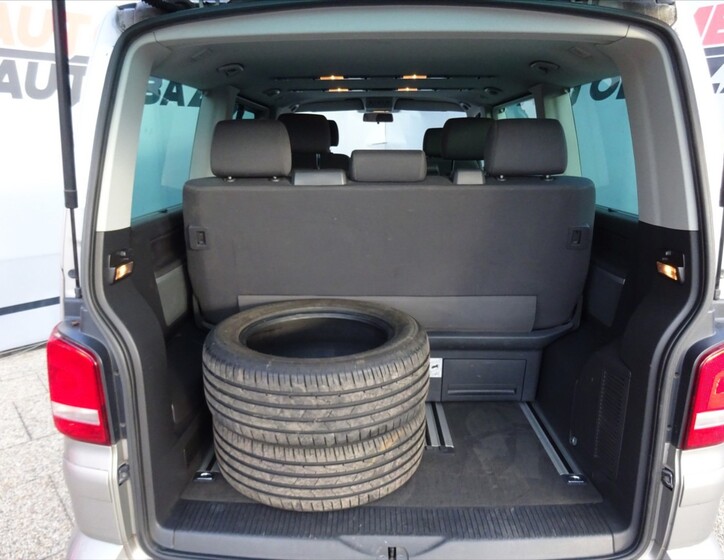 Volkswagen Multivan 17