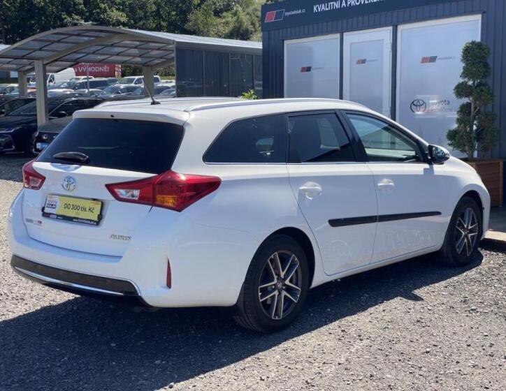 Toyota Auris 6