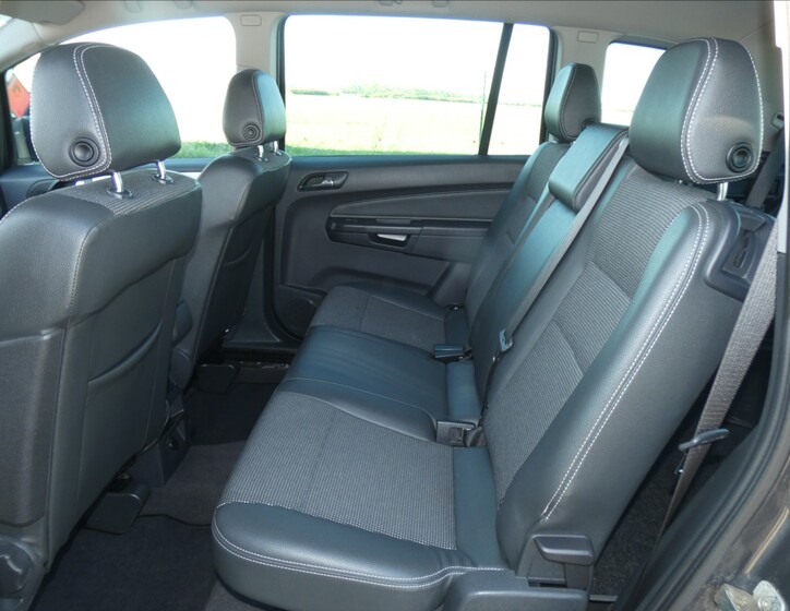 Opel Zafira 9
