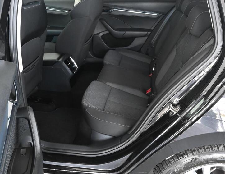 Škoda Octavia 10