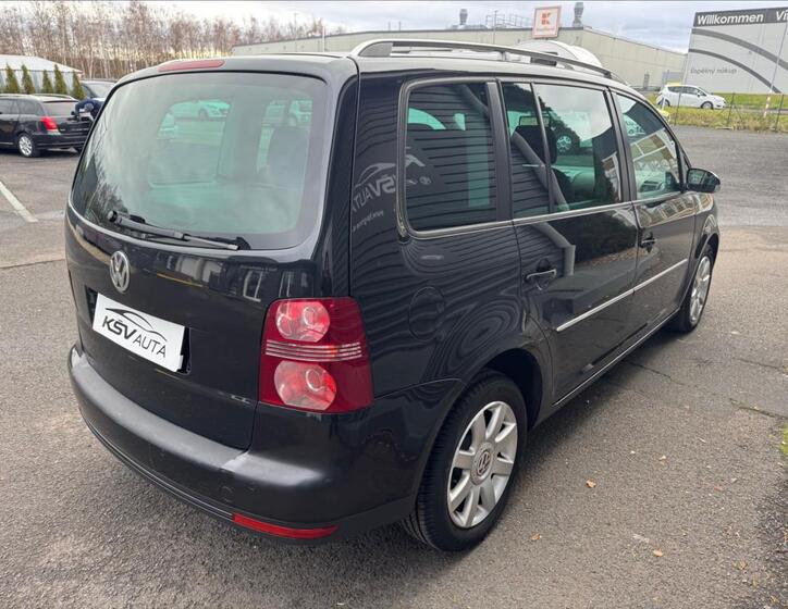 Volkswagen Touran 9