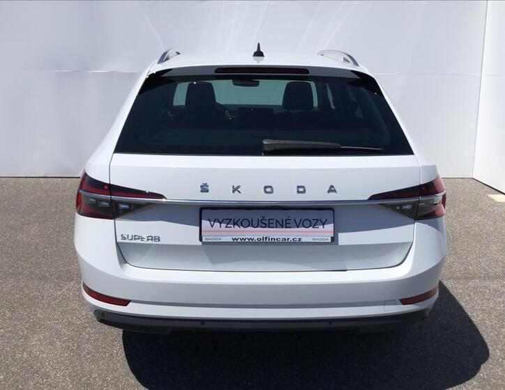 Škoda Superb 8