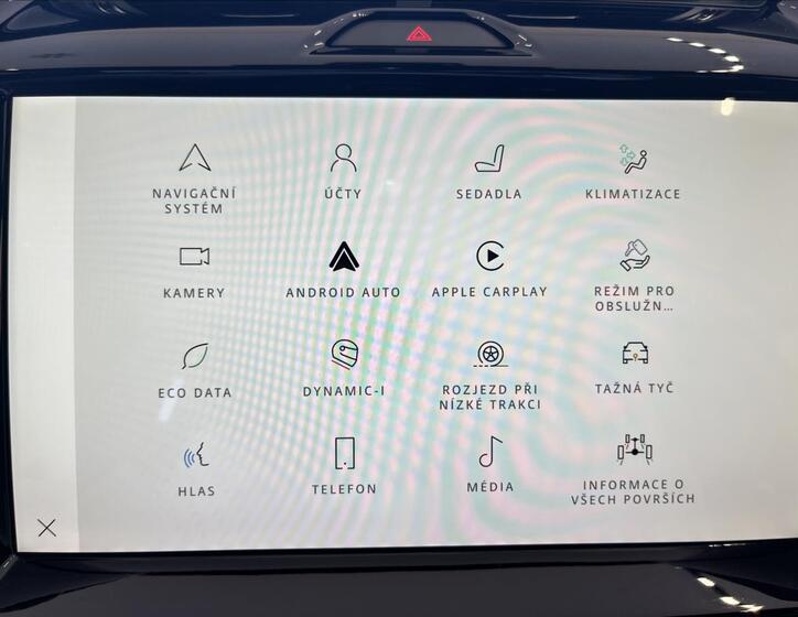 Jaguar E-Pace 16