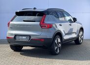 Volvo EX40 6