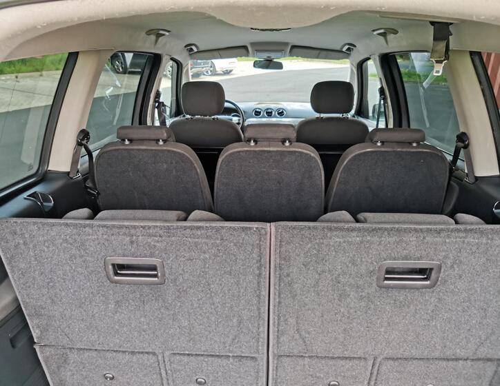 Ford Galaxy 17
