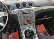 Ford Galaxy 16