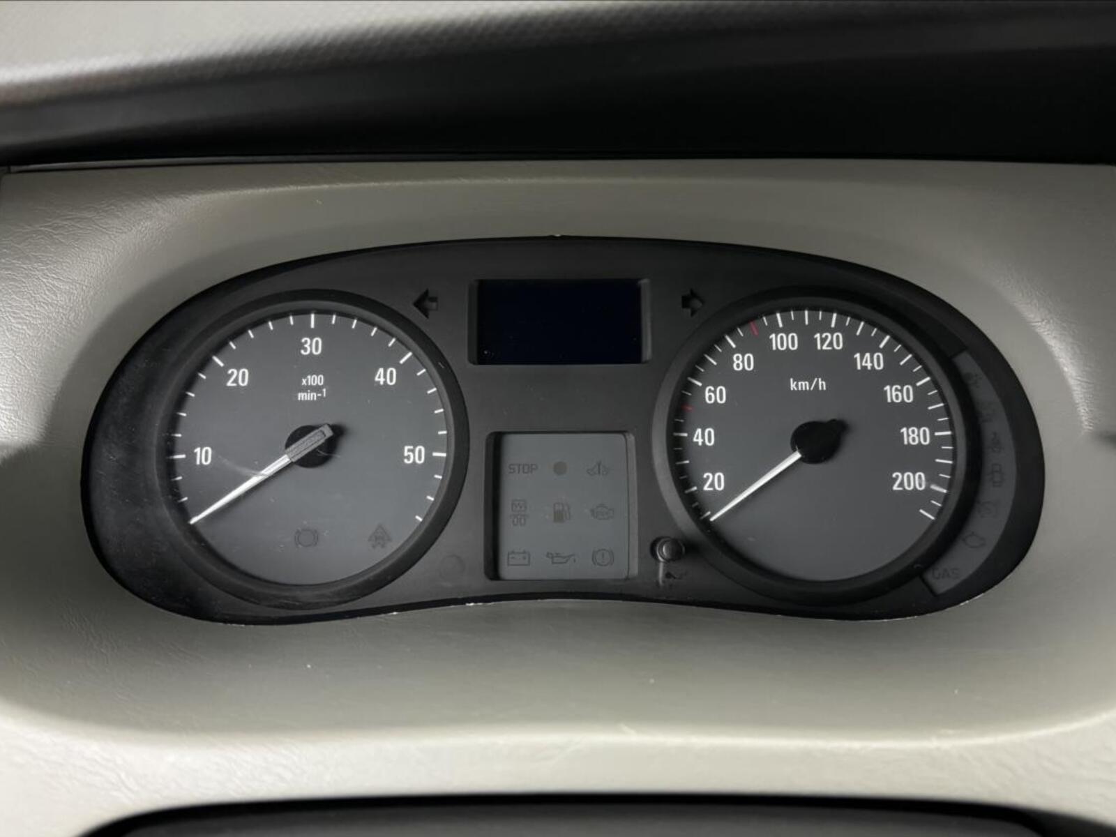 Opel Vivaro 9