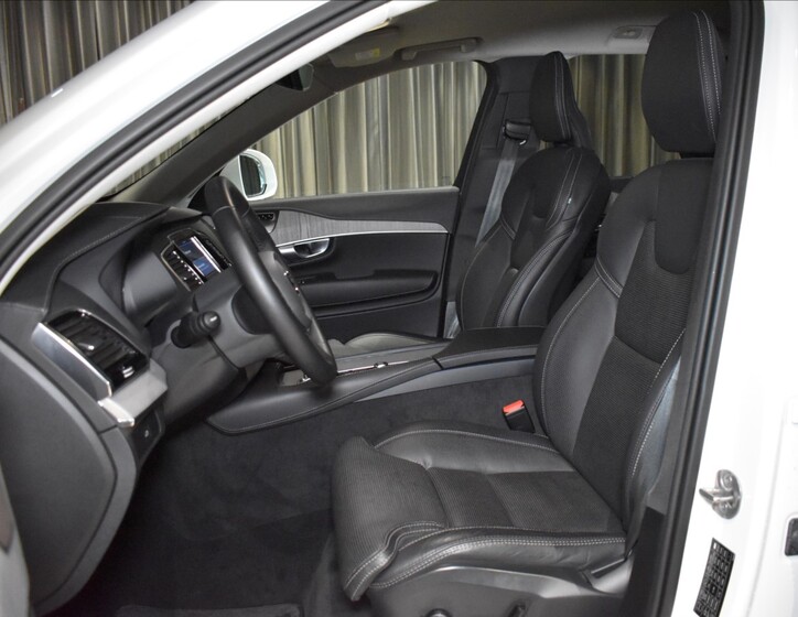 Volvo XC90 8