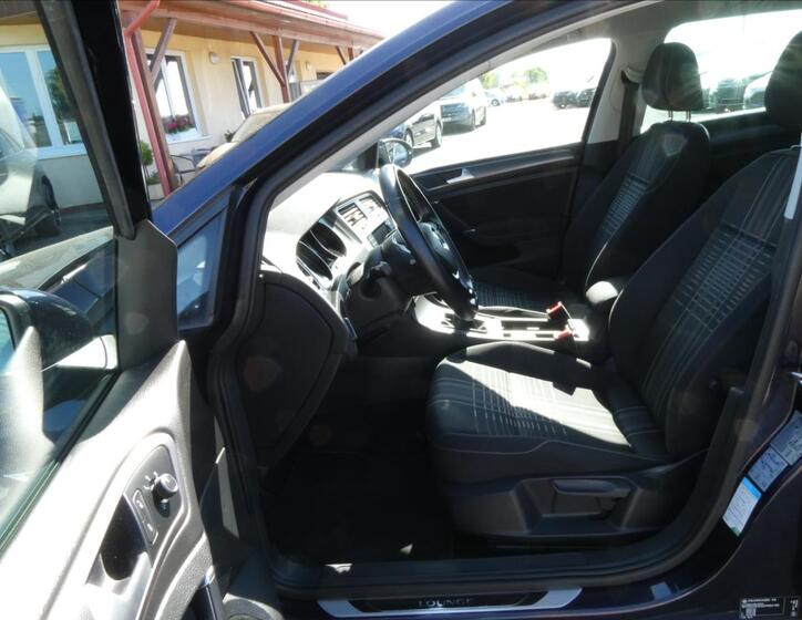 Volkswagen Golf 23