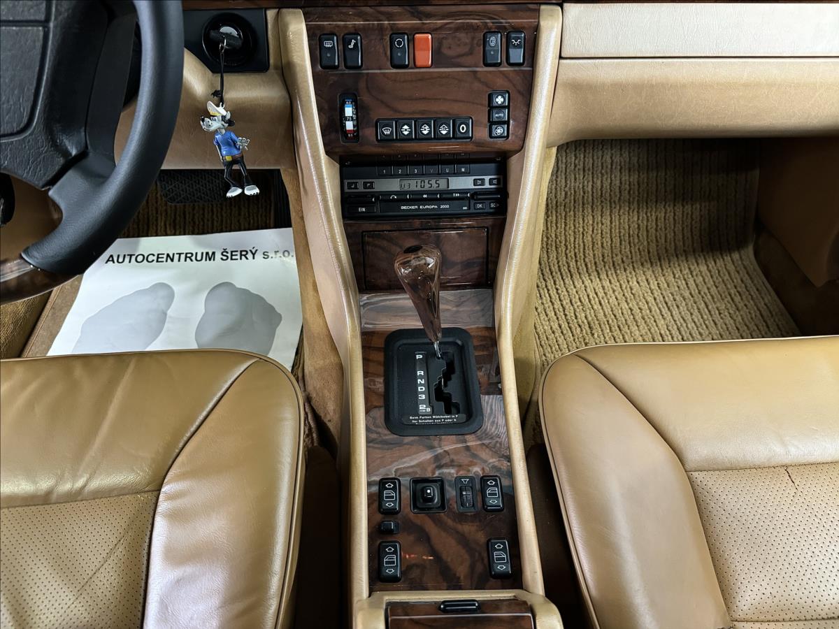Mercedes-Benz 124
