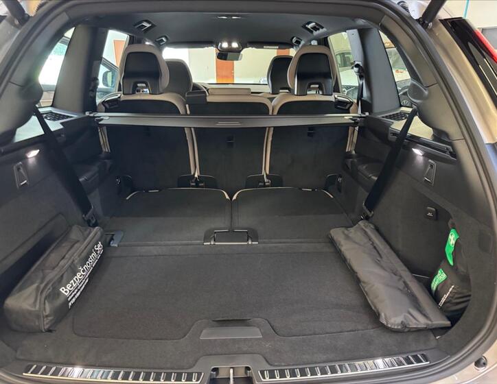 Volvo XC90 12