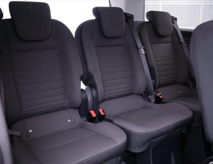 Ford Tourneo Custom 16