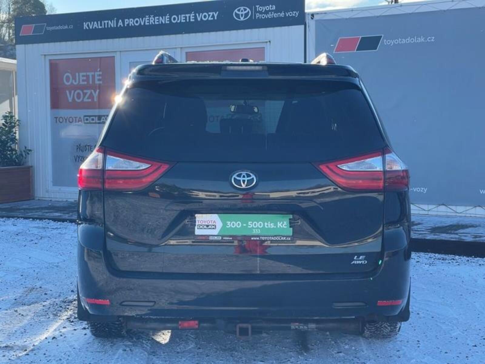 Toyota Sienna 5