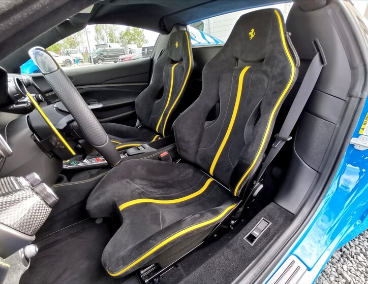 Ferrari F8 31