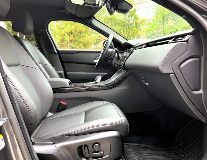 Land Rover Range Rover Velar 29