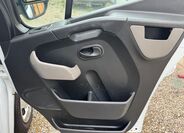 Nissan NV400 17
