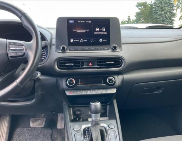 Hyundai Kona 8