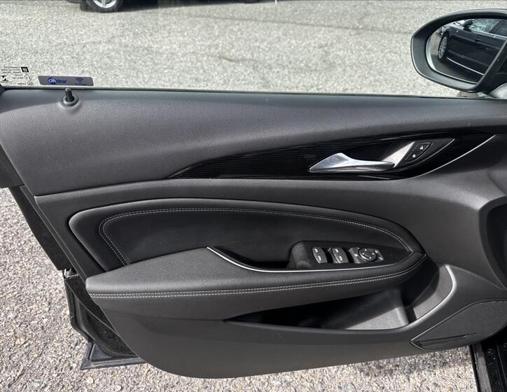 Opel Insignia 12