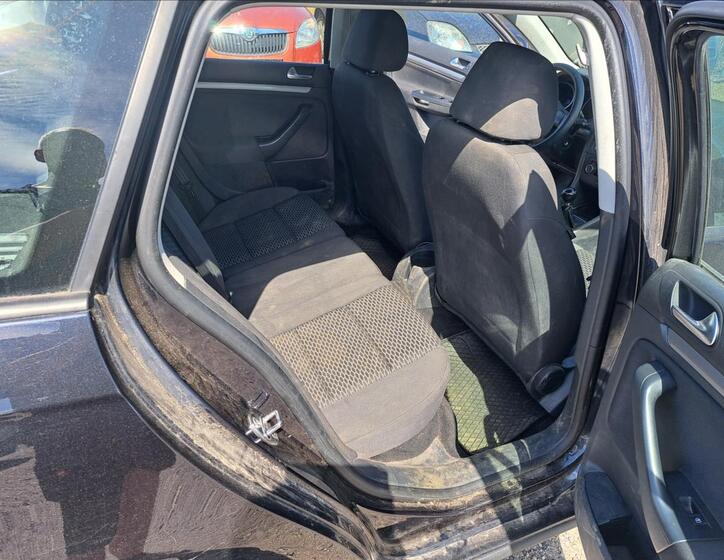 Volkswagen Golf 38