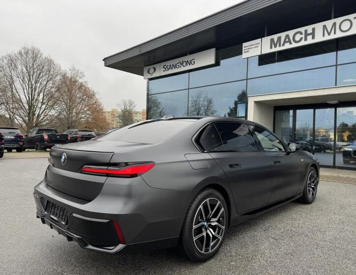 BMW Řada 7 5