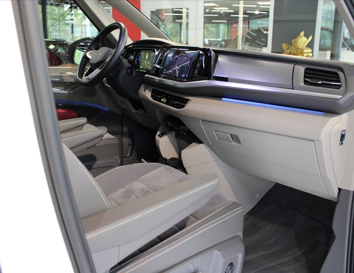 Volkswagen Multivan 23