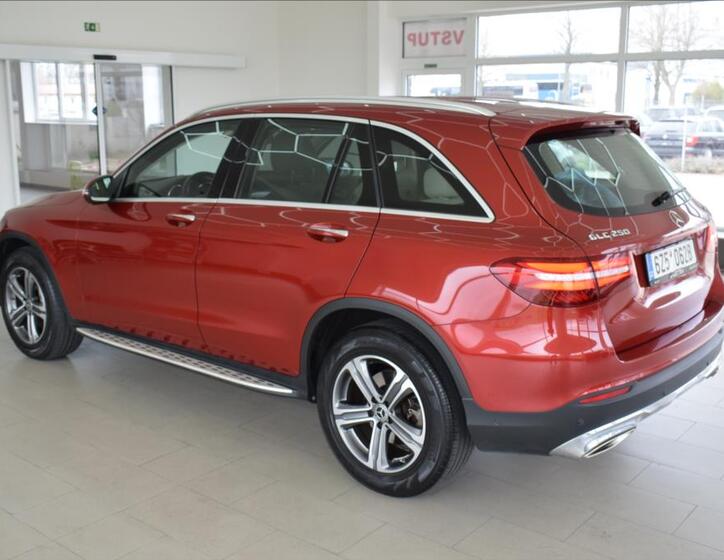 Mercedes-Benz GLC 8