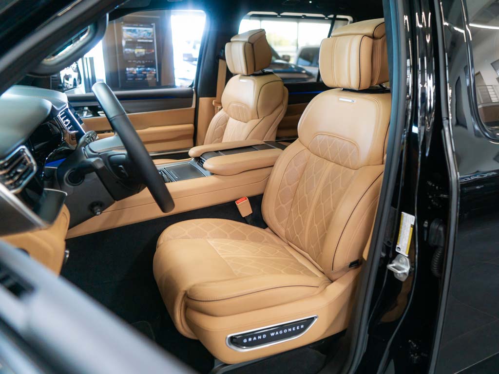 Jeep Grand Wagoneer