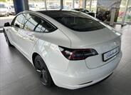 Tesla Model 3 4