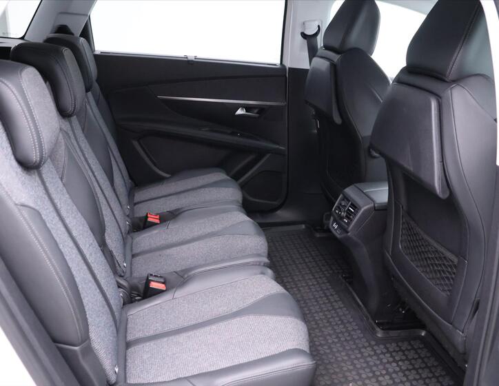 Peugeot 5008 15