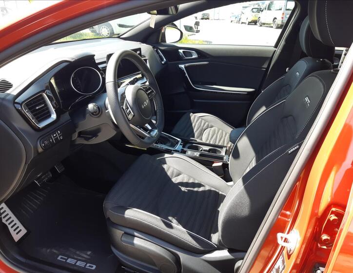 KIA ProCeed 11