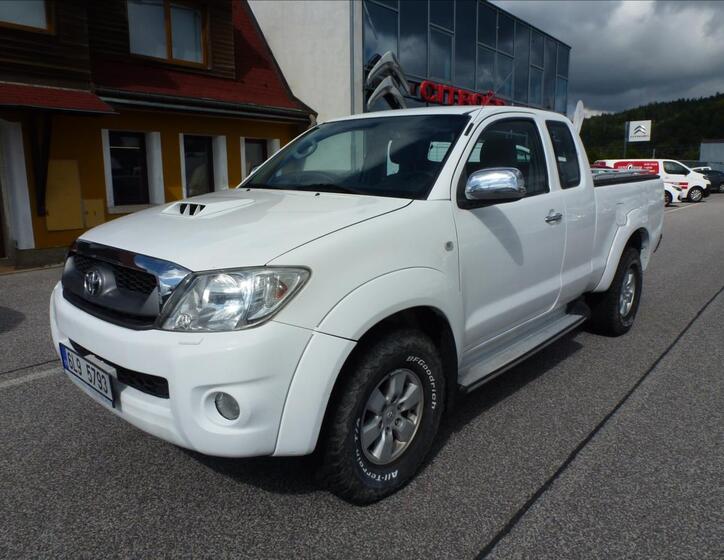 Toyota Hilux 2