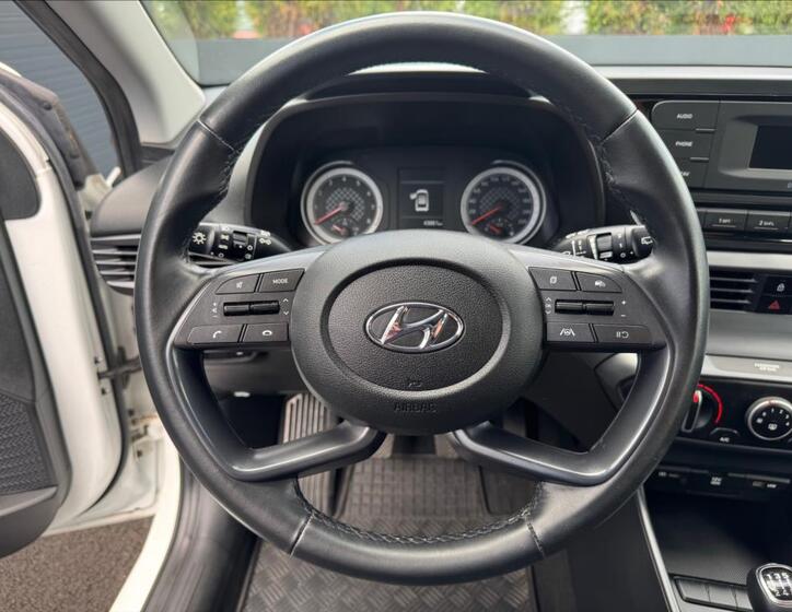 Hyundai i20 16