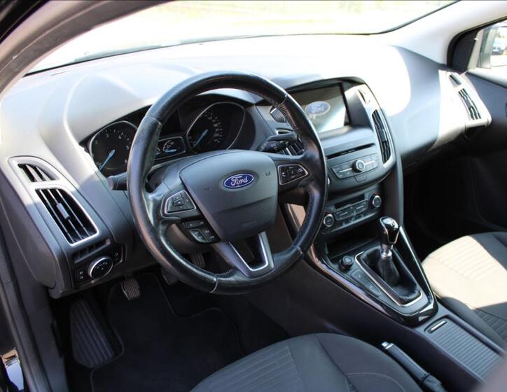 Ford Focus 10