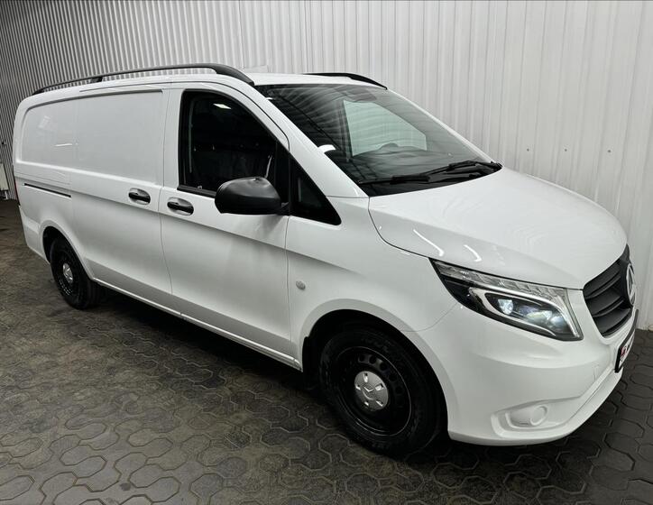Mercedes-Benz Vito 12