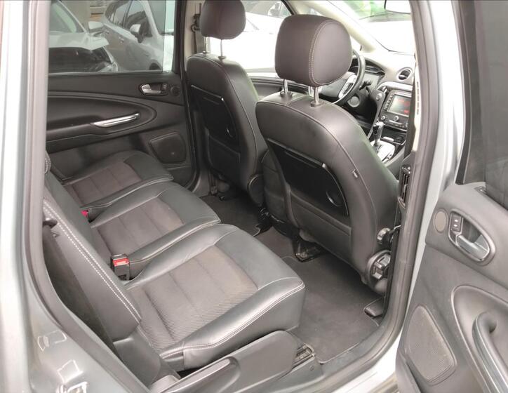 Ford S-MAX 19