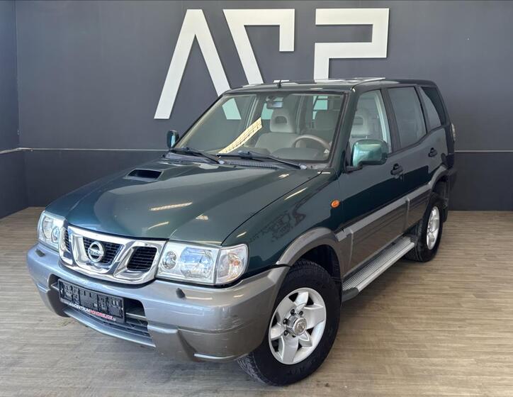 Nissan Terrano 1