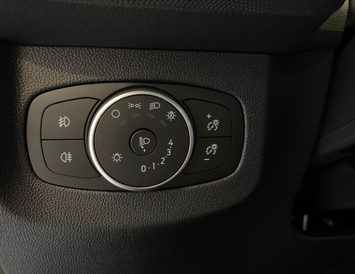 Ford Tourneo Courier 6