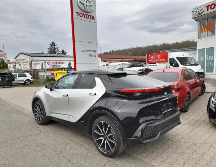 Toyota C-HR 4