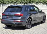 Audi Q7 6