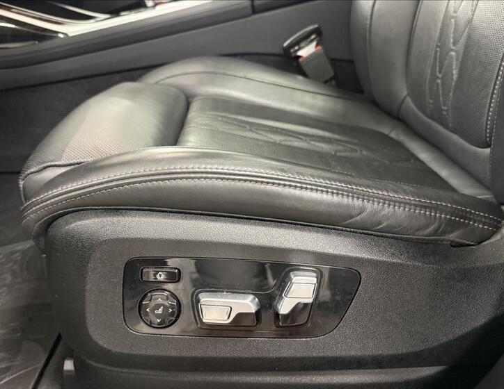 BMW X7 9