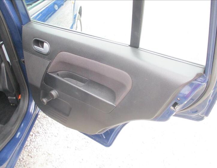 Ford Fusion 12