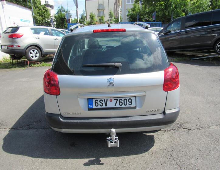 Peugeot 207 5