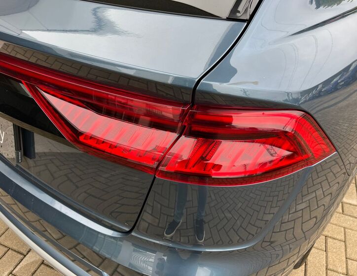 Audi SQ8 11